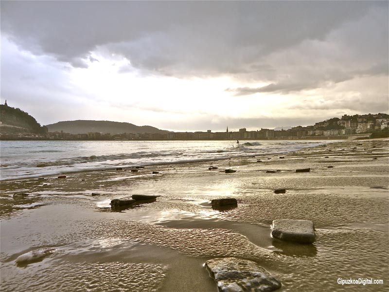 800-Las-piedras-de-la-playa-de-Ondarreta-Foto-GipuzkoaDigital.com-©-510
