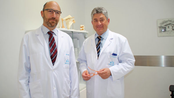 fotografía de los doctores Juan Ponte y Ricardo Cuéllar especialistas en traumatología de Policlínica Gipuzkoa