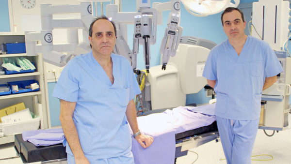 Fotografía de los urólogos Josean Rodríguez y Gregorio Garmendia
