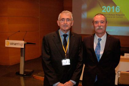 presidente de Oinarri SGR (José Ignacio Gárate, a la izquierda de la imagen), junto a Pío Aguirre, director general de la compañía.