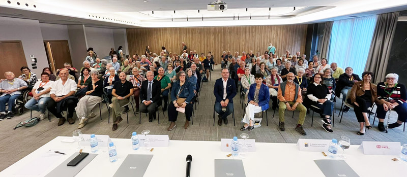 Doscientas personas sordas participan en San Sebastián de un programa de turismo del IMSERSO accesible en lengua de signos