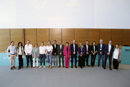 Foto de grupo de ponentes participantes en el Congreso.