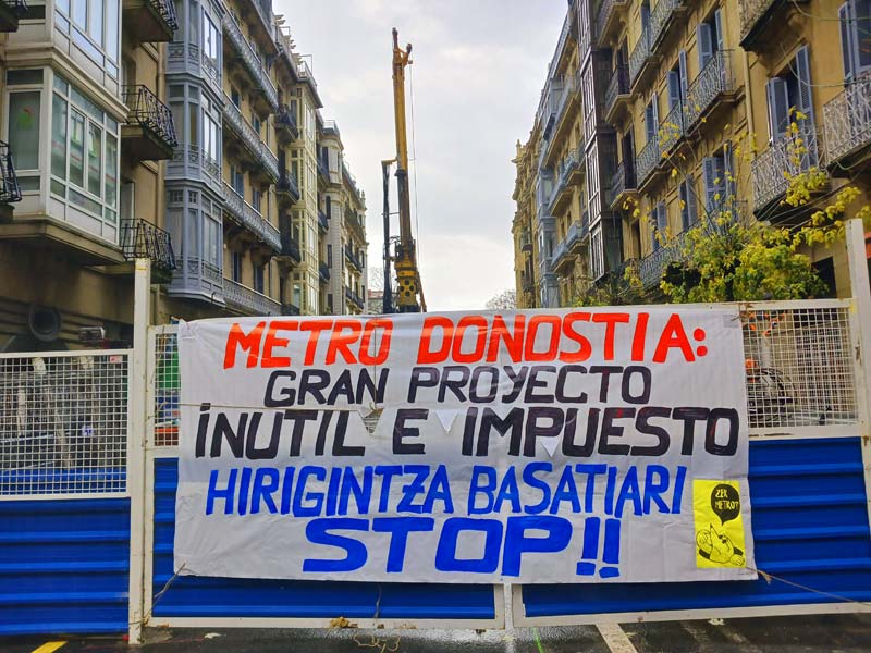 Satorralaia denuncia la construcción del Metro y las salvajes actuaciones urbanísticas en Donostia con motivo del día internacional contra los Grandes Proyectos Inútiles e Impuestos